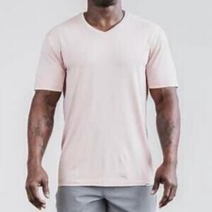 NWT NOBULL Men’s V Neck Tee in Rose Size M